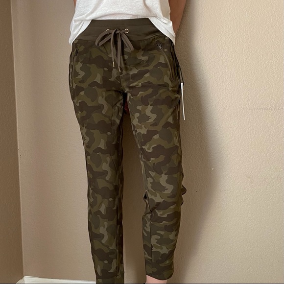 Anthropologie Pants - NWT Anthropologie Women's Marrakech Camo Jogger